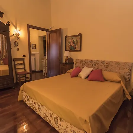 Apartment Homeapartment Il Nascondiglio Di Estia